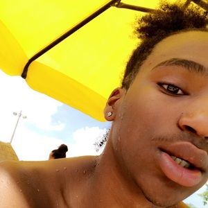 Meet your Posher, Tye